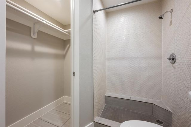 935 La Posada DR 115, Austin, TX 78752