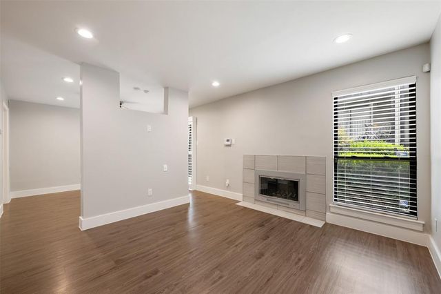 935 La Posada DR 115, Austin, TX 78752