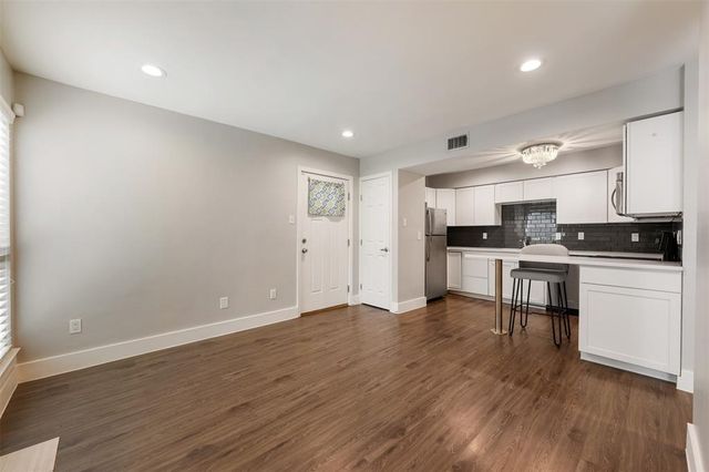 935 La Posada DR 115, Austin, TX 78752