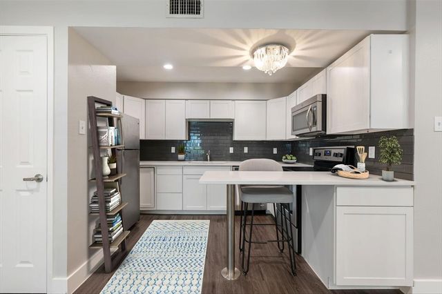 935 La Posada DR 115, Austin, TX 78752