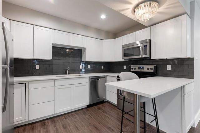 935 La Posada DR 115, Austin, TX 78752
