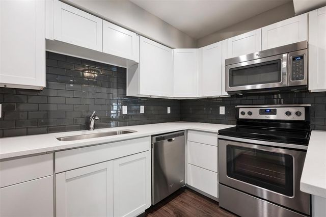 935 La Posada DR 115, Austin, TX 78752