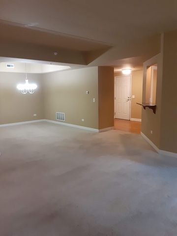 6675 S Cass Avenue 2A, Westmont, IL 60559