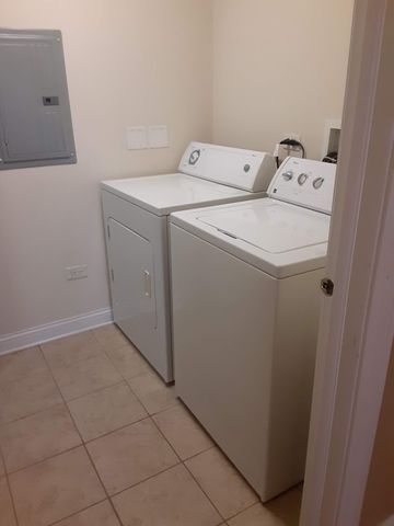 6675 S Cass Avenue 2A, Westmont, IL 60559