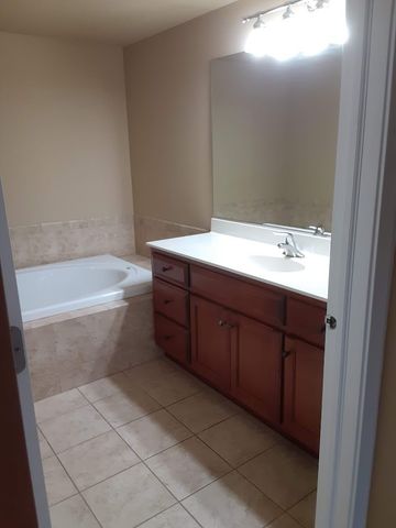 6675 S Cass Avenue 2A, Westmont, IL 60559
