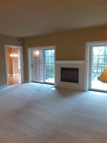 6675 S Cass Avenue 2A, Westmont, IL 60559