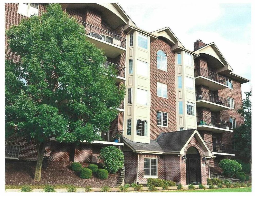 6675 S Cass Avenue 2A, Westmont, IL 60559