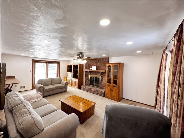151 Stone Quarry Rd, Hopewell Twp, PA 15001