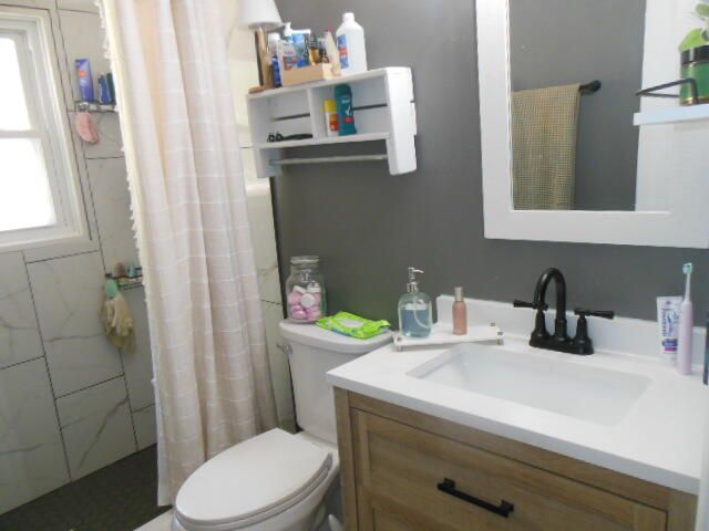 2402 Mount Pleasant Church RD, Fincastle, VA 24090