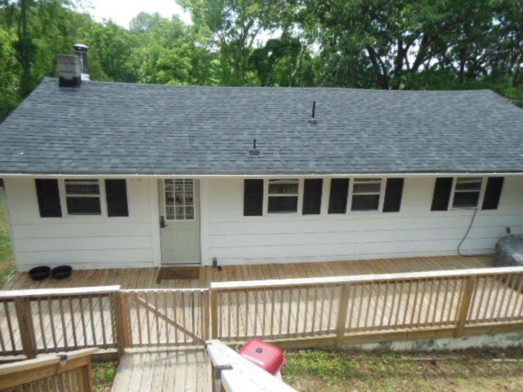 2402 Mount Pleasant Church RD, Fincastle, VA 24090