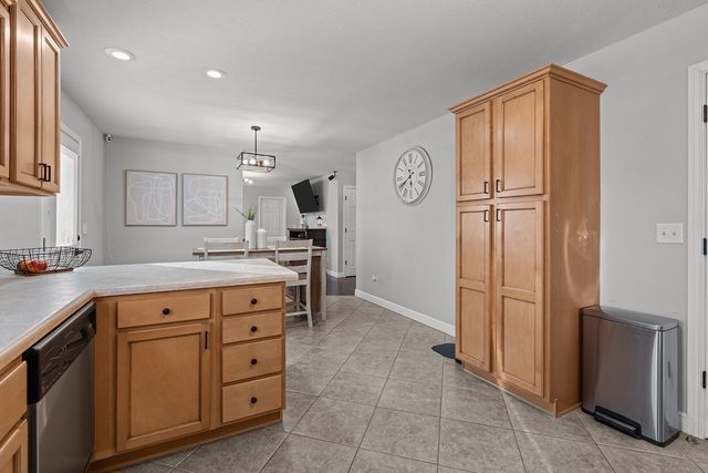 5678 S Fairview Avenue, Springfield, MO 65810