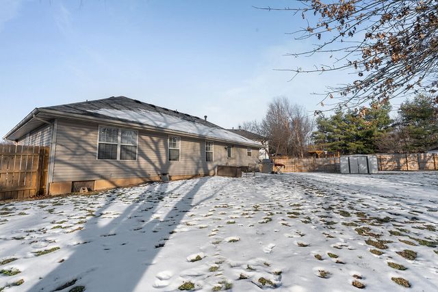 5678 S Fairview Avenue, Springfield, MO 65810