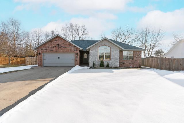 5678 S Fairview Avenue, Springfield, MO 65810