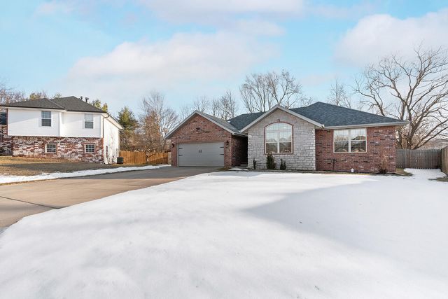 5678 S Fairview Avenue, Springfield, MO 65810