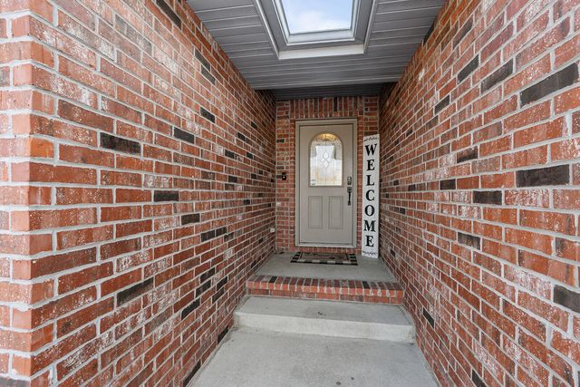 5678 S Fairview Avenue, Springfield, MO 65810