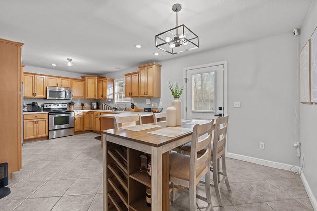 5678 S Fairview Avenue, Springfield, MO 65810