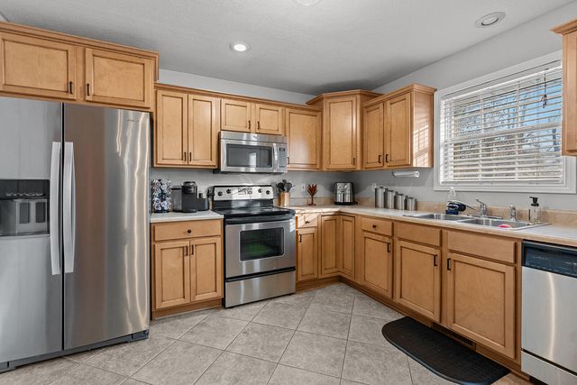 5678 S Fairview Avenue, Springfield, MO 65810