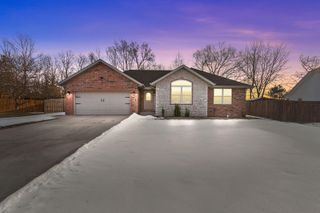 5678 S Fairview Avenue, Springfield, MO 65810