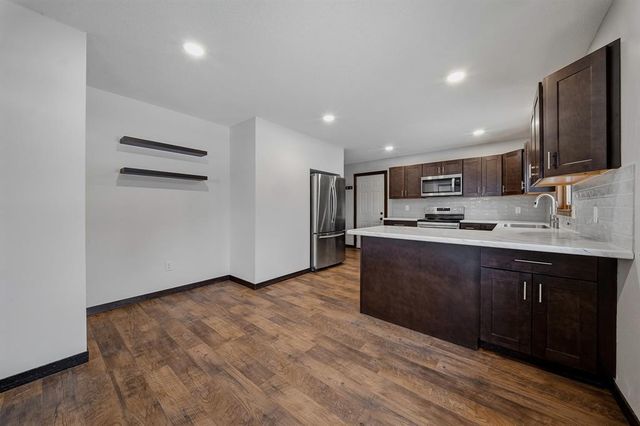 3019 Deerfield Drive, Eau Claire, WI 54703