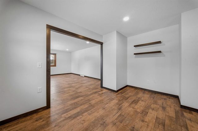 3019 Deerfield Drive, Eau Claire, WI 54703