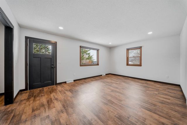 3019 Deerfield Drive, Eau Claire, WI 54703