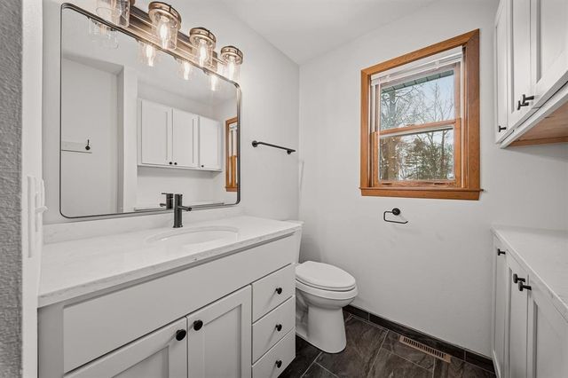 3019 Deerfield Drive, Eau Claire, WI 54703