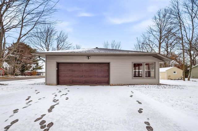 3019 Deerfield Drive, Eau Claire, WI 54703