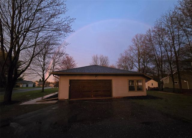 3019 Deerfield Drive, Eau Claire, WI 54703