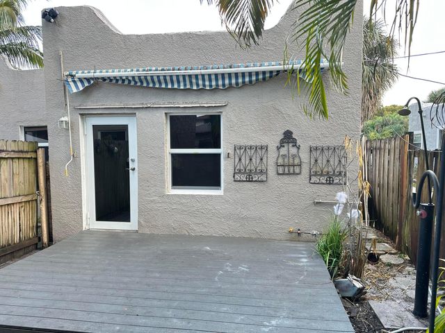 611 El Vedado A, West Palm Beach, FL 33405