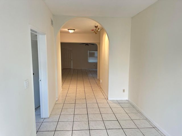 611 El Vedado A, West Palm Beach, FL 33405
