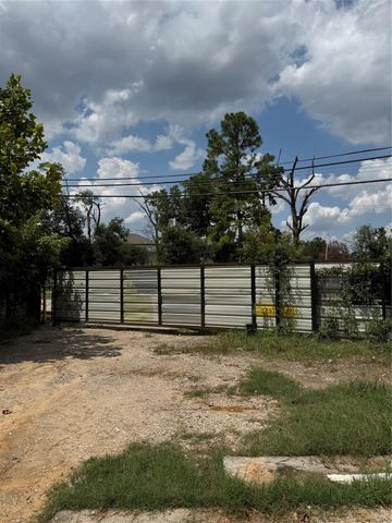 8550 Ley Road, Houston, TX 77028