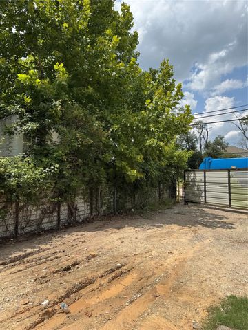 8550 Ley Road, Houston, TX 77028