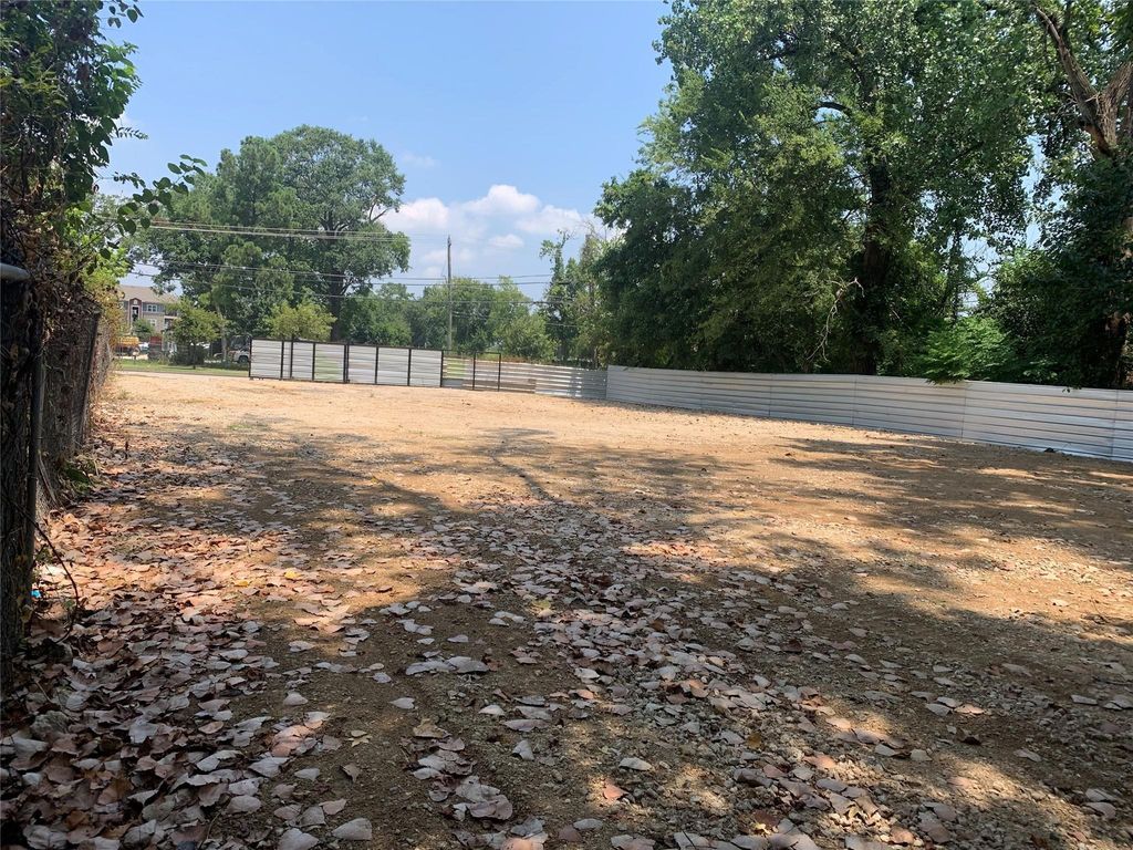 8550 Ley Road, Houston, TX 77028