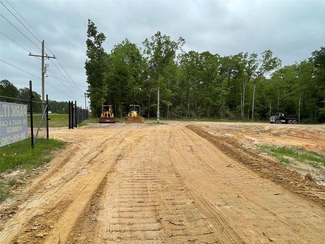 8989 Us Highway 190 W, Livingston, TX 77351