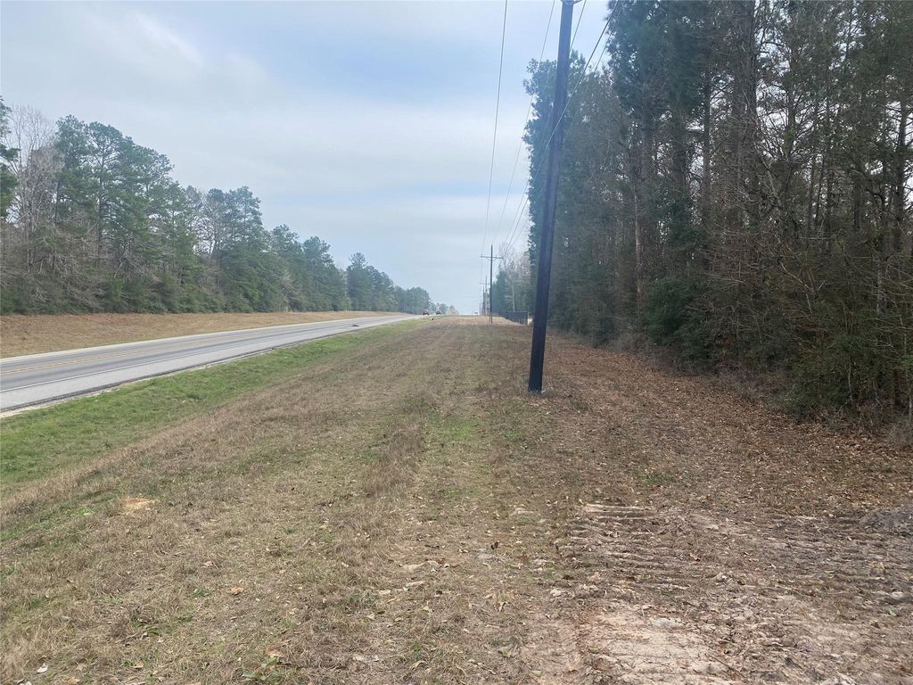 8989 Us Highway 190 W, Livingston, TX 77351