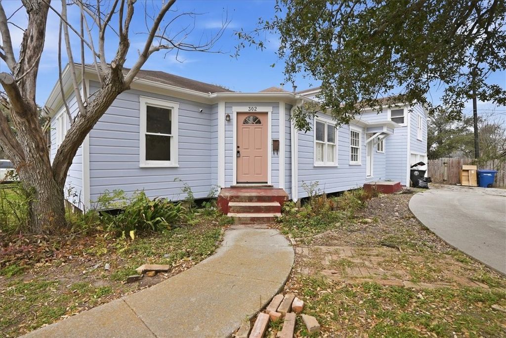 302 Camellia Dr, Corpus Christi, TX 78404