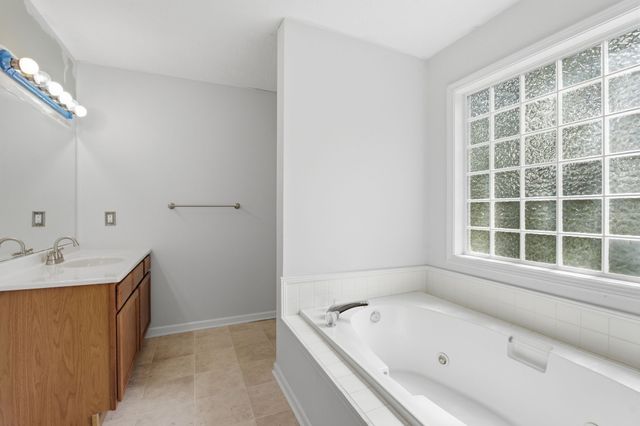 1208 Jason Cir, Ashland City, TN 37015