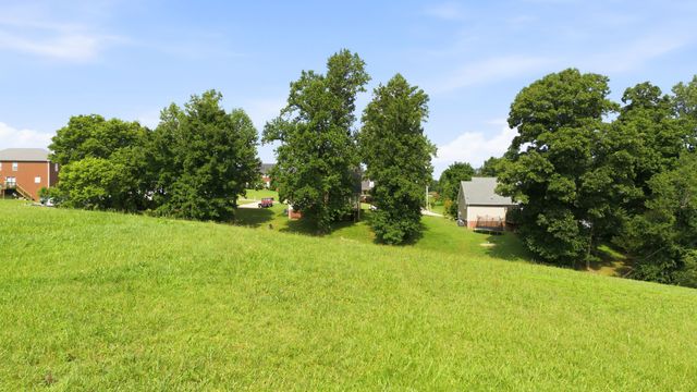1208 Jason Cir, Ashland City, TN 37015
