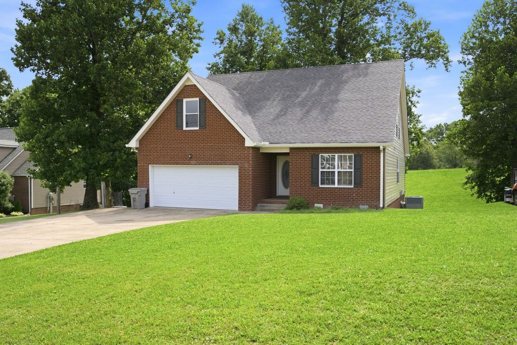 1208 Jason Cir, Ashland City, TN 37015