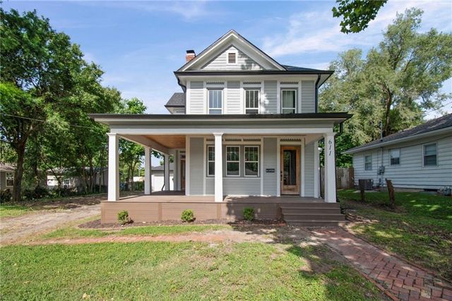 611 Main Street, Clinton, MO 64735