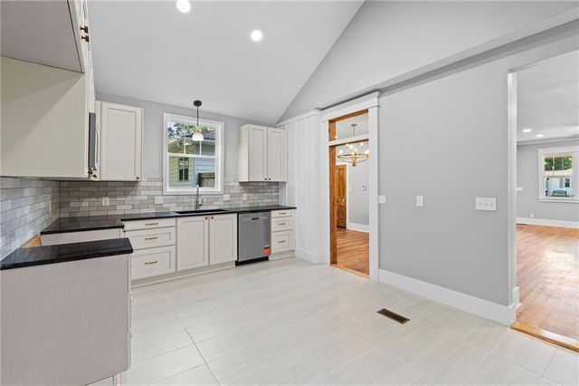 611 Main Street, Clinton, MO 64735