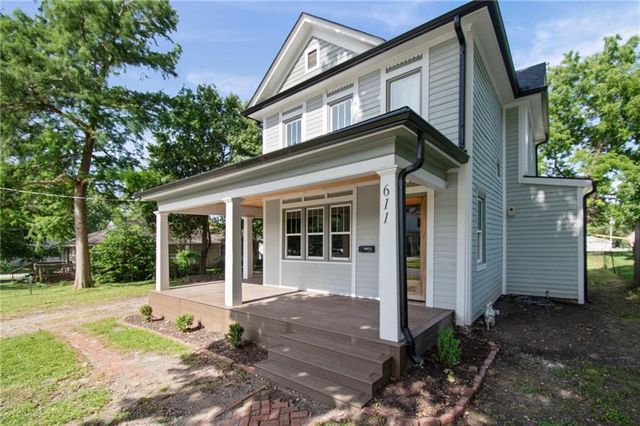 611 Main Street, Clinton, MO 64735