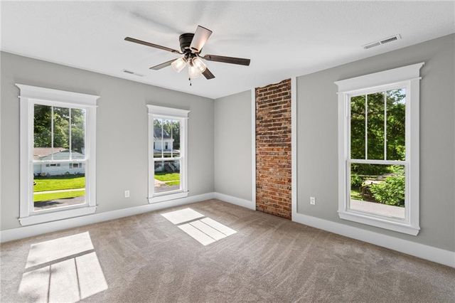 611 Main Street, Clinton, MO 64735
