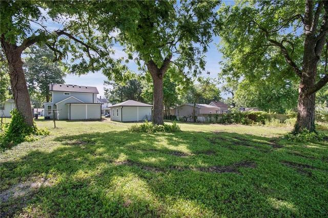 611 Main Street, Clinton, MO 64735
