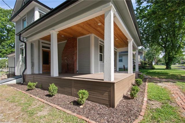 611 Main Street, Clinton, MO 64735