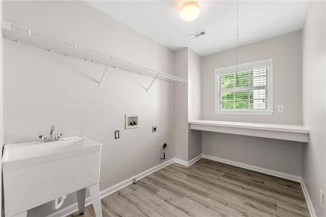 28 Crystal Way, Suwanee, GA 30024