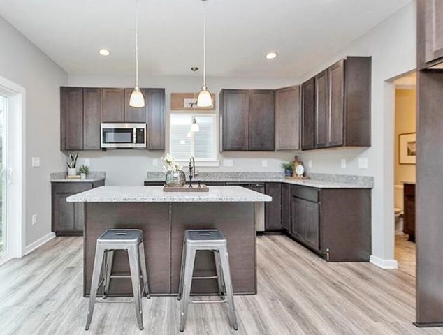 19 Pinewood Drive, Grass Lake, MI 49240