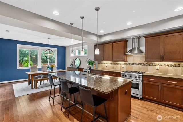 1601 NE Falls Drive, Issaquah, WA 98029