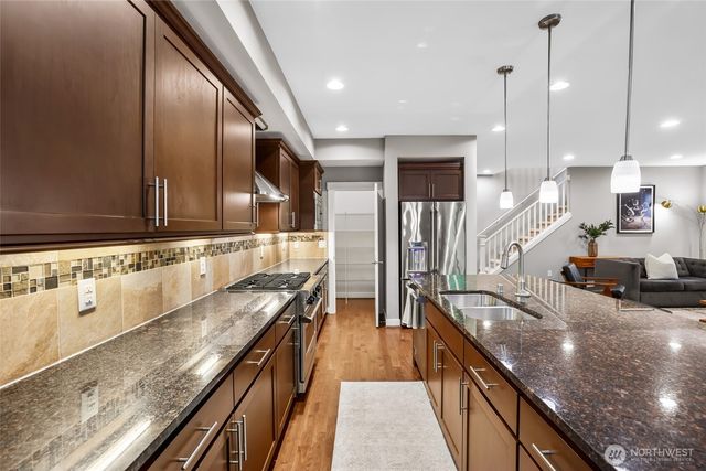 1601 NE Falls Drive, Issaquah, WA 98029