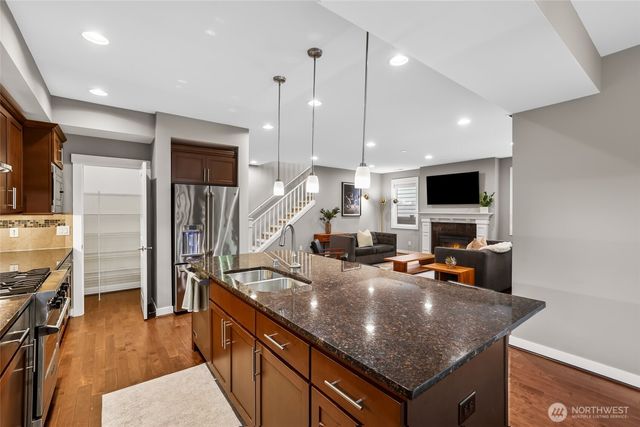1601 NE Falls Drive, Issaquah, WA 98029